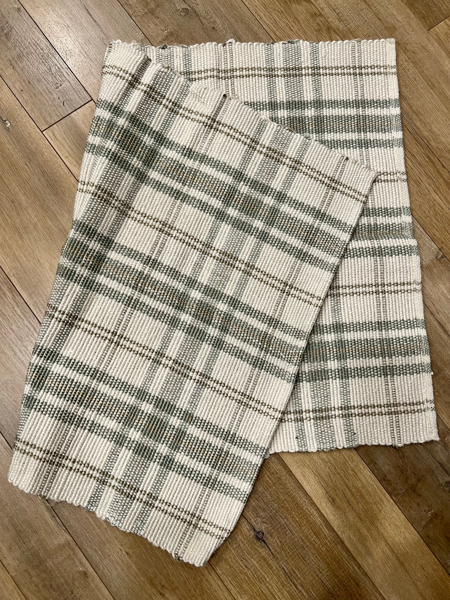Green & Cream